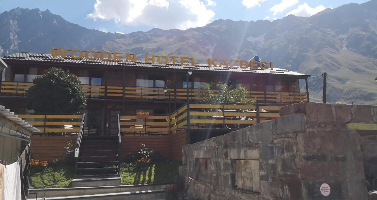 Wooden Hotel Kazbegi ภายนอก รูปภาพ