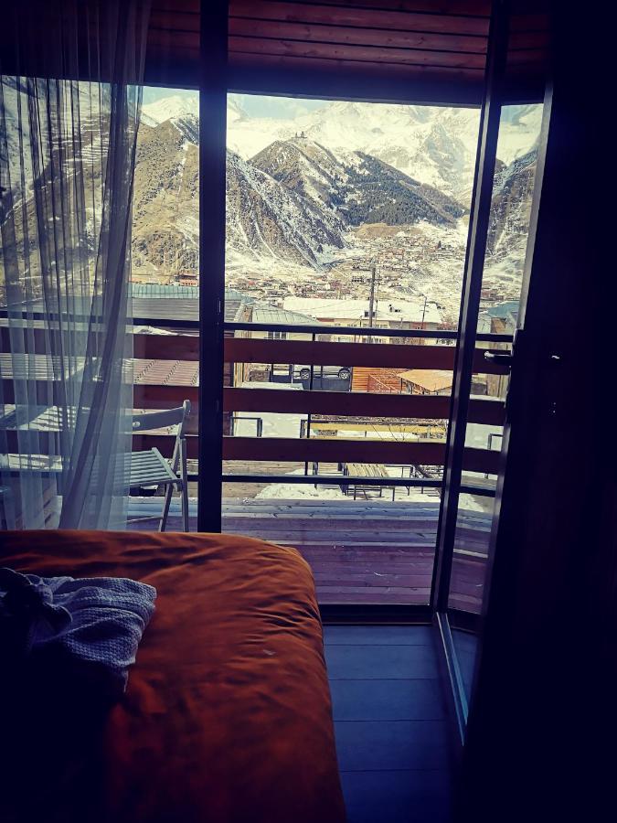 Wooden Hotel Kazbegi ภายนอก รูปภาพ