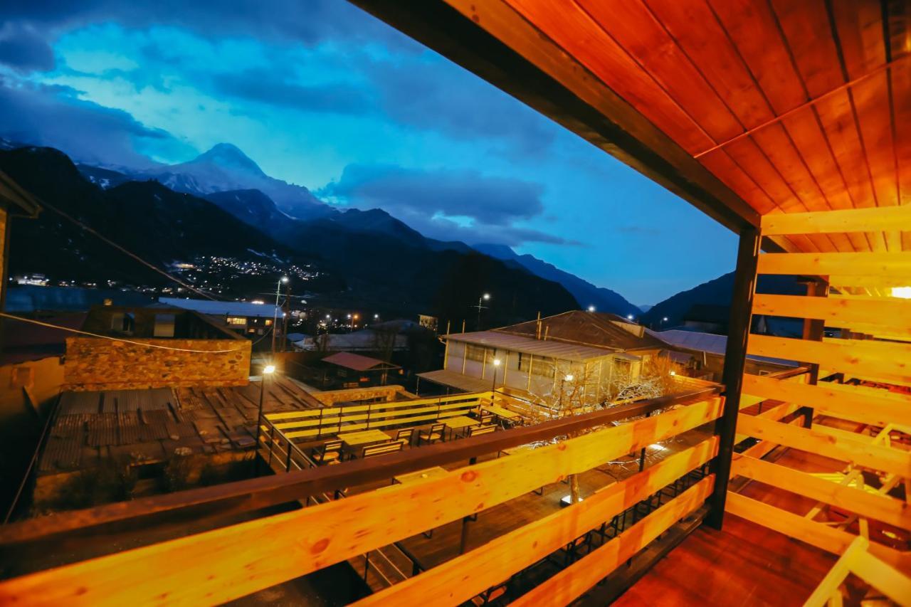 Wooden Hotel Kazbegi ภายนอก รูปภาพ