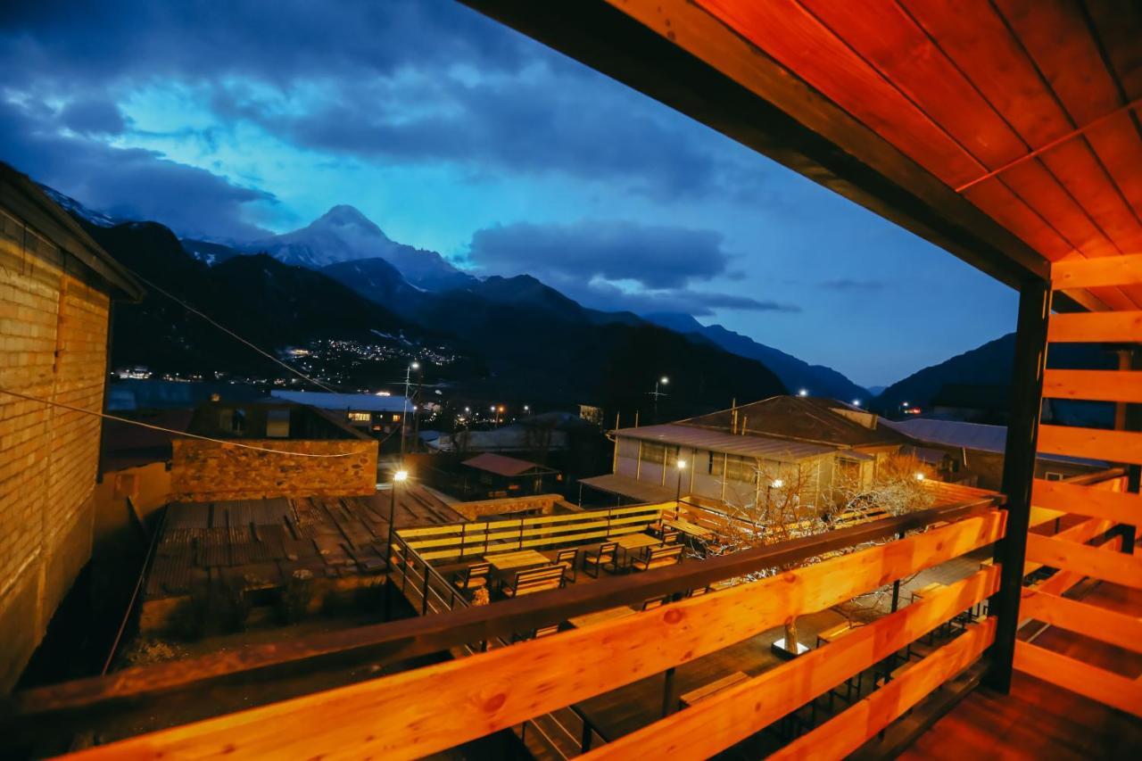 Wooden Hotel Kazbegi ภายนอก รูปภาพ