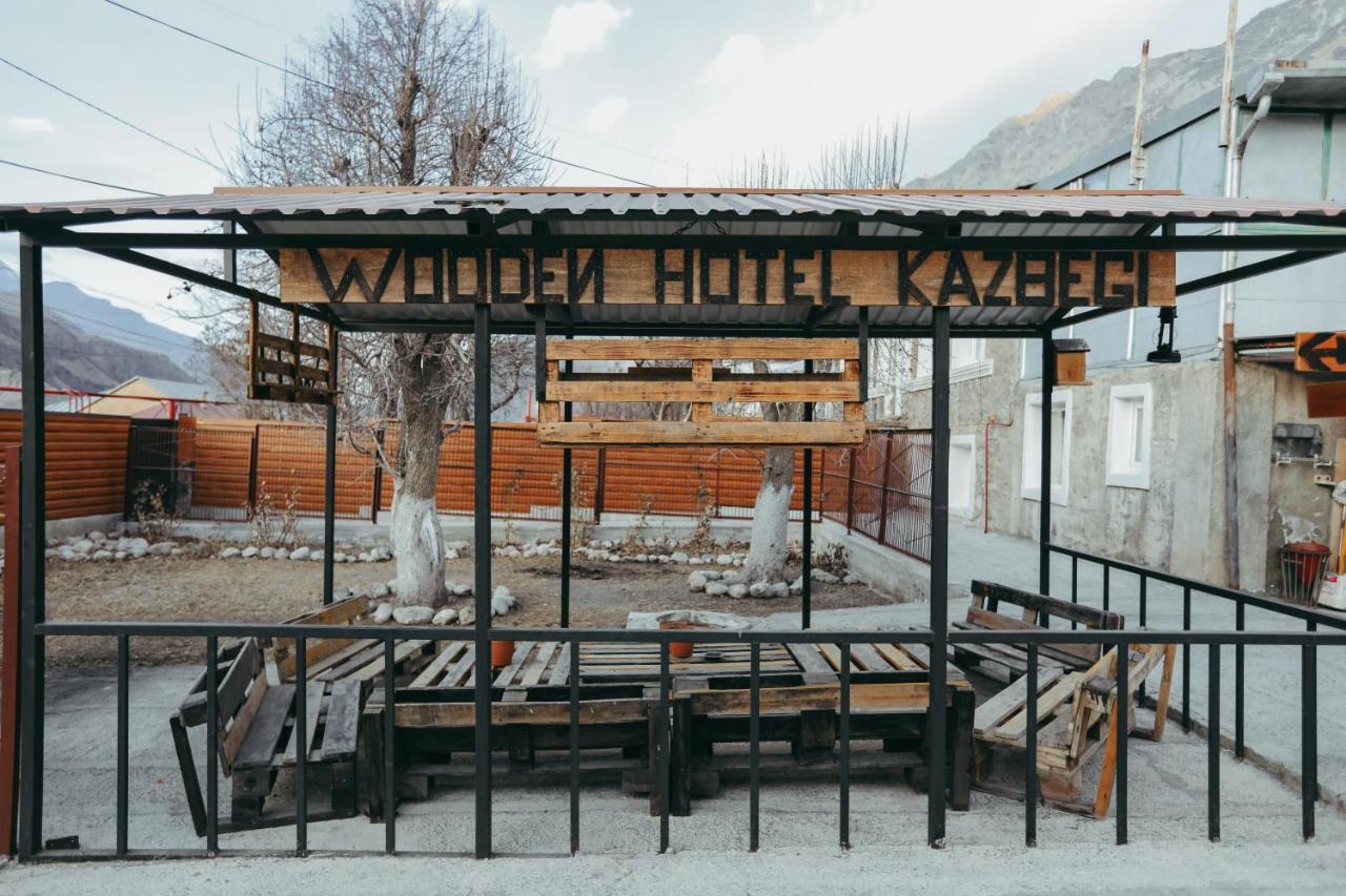 Wooden Hotel Kazbegi ภายนอก รูปภาพ