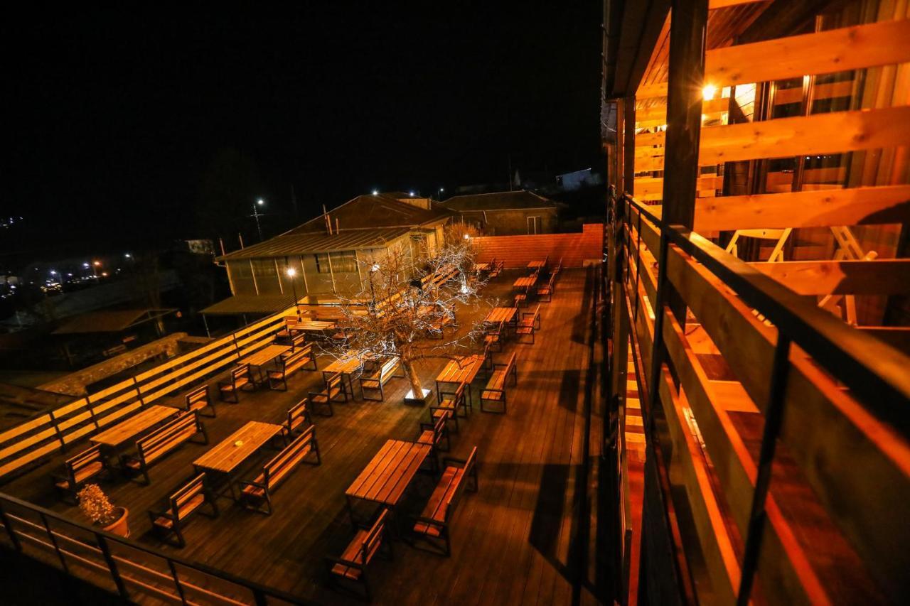 Wooden Hotel Kazbegi ภายนอก รูปภาพ