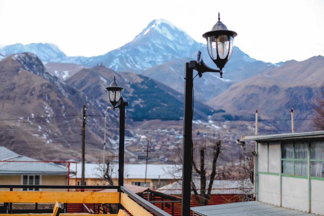 Wooden Hotel Kazbegi ภายนอก รูปภาพ
