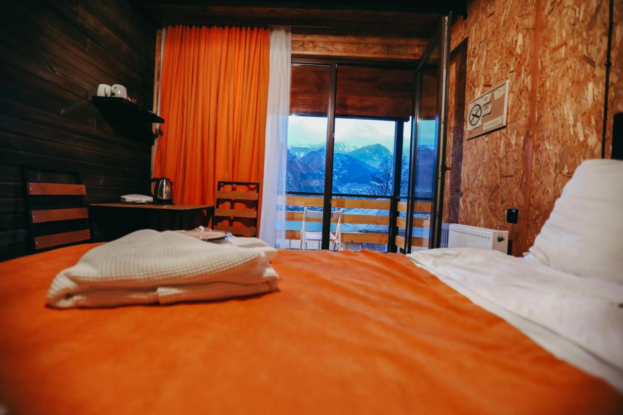 Wooden Hotel Kazbegi ภายนอก รูปภาพ